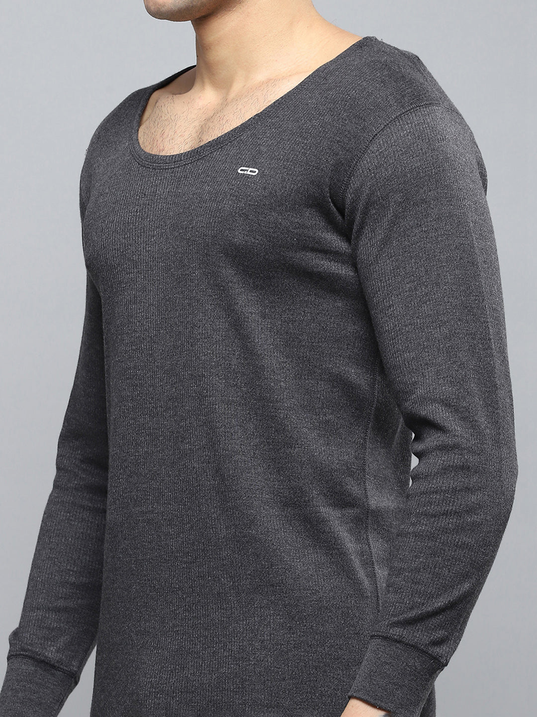 Men Charcoal Solid Round Neck Full Sleeve Thermal Vest - Image 6