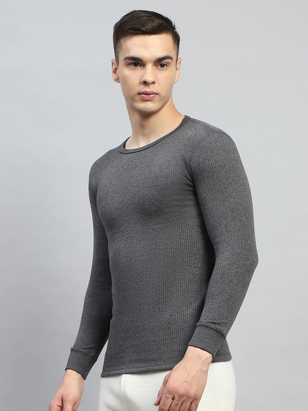 Men Charcoal Solid Round Neck Full Sleeve Thermal Vest - Image 3