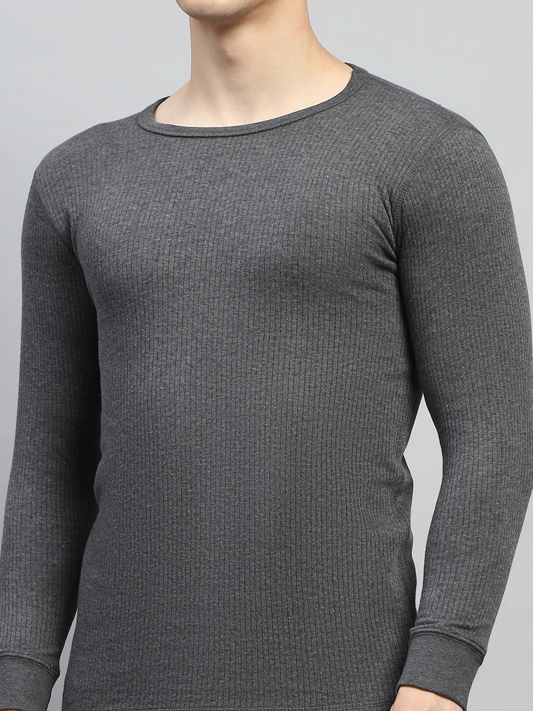 Men Charcoal Solid Round Neck Full Sleeve Thermal Vest - Image 6