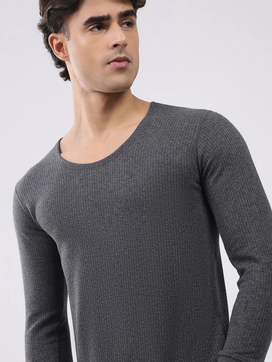 Men Charcoal Solid Round Neck Full Sleeve Thermal Vest - Image 6