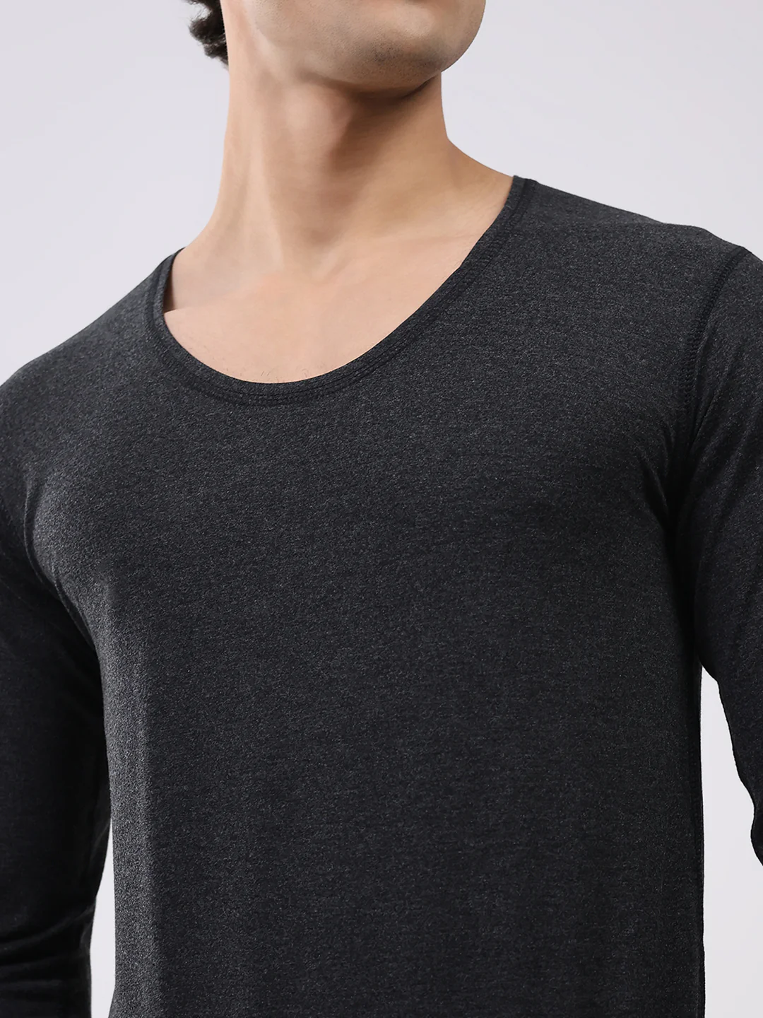 Men Charcoal Solid Round Neck Full Sleeve Thermal Vest - Image 6
