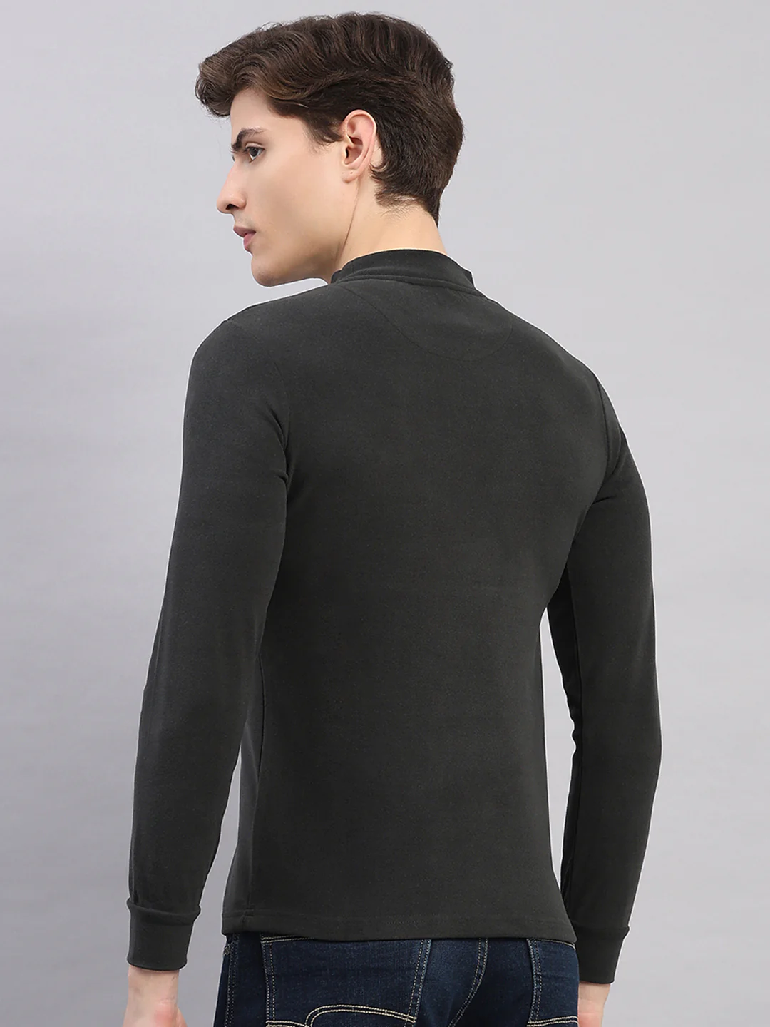 Men Charcoal Solid Round Neck Full Sleeve Winter T-Shirt - Image 5