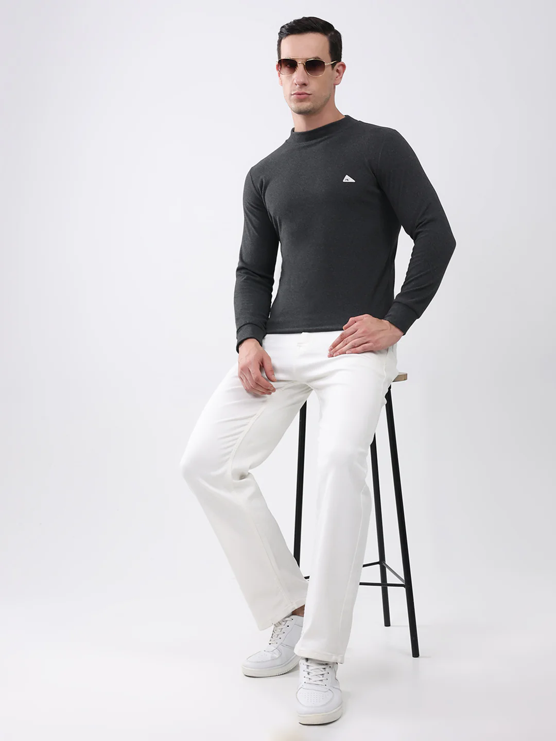 Men Charcoal Solid Round Neck Full Sleeve Winter T-Shirt - Image 2