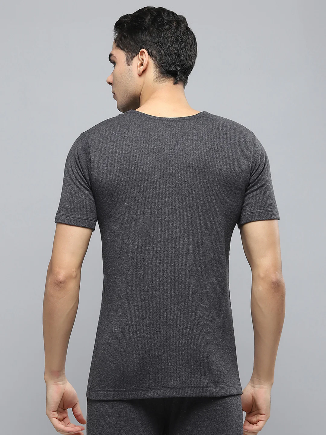 Men Charcoal Solid Round Neck Half Sleeve Thermal Vest - Image 5