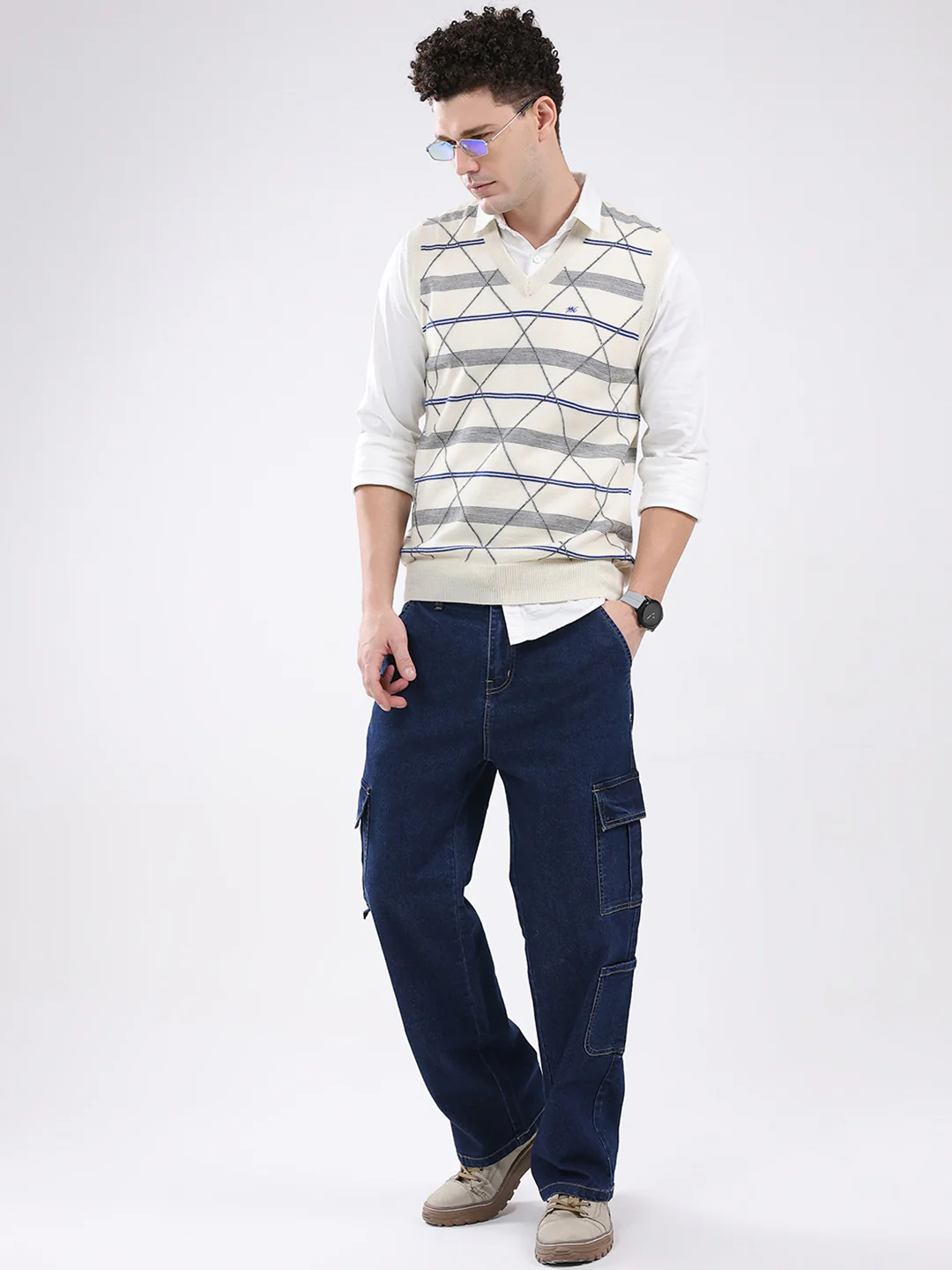 Men Cream Printed V Neck Sleeveless Sweater - Image 2