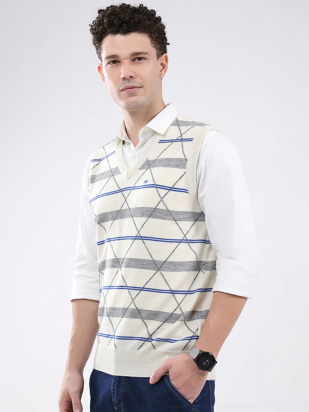 Men Cream Printed V Neck Sleeveless Sweater - Image 3
