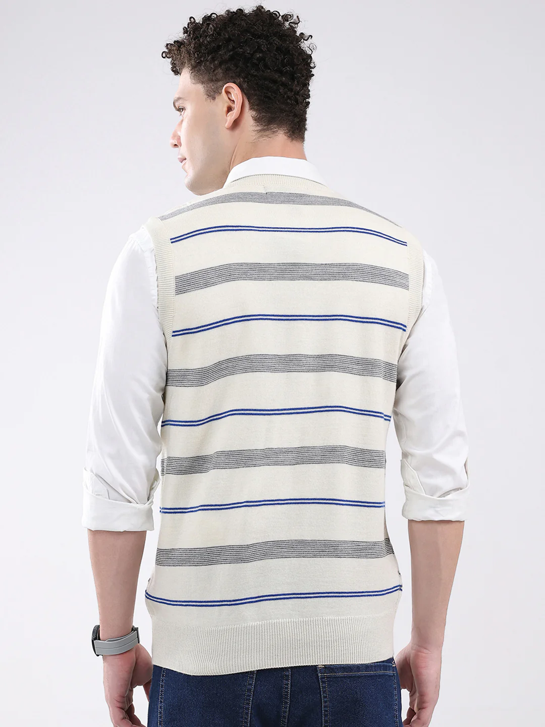 Men Cream Printed V Neck Sleeveless Sweater - Image 5