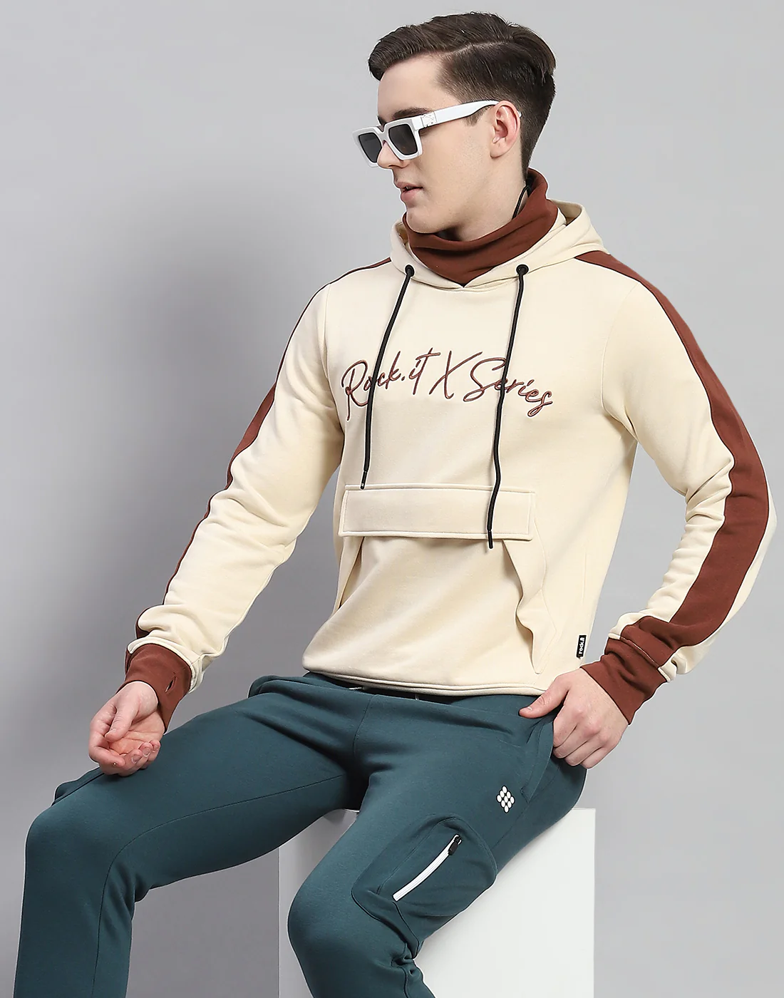 Rock.it Men Cream Solid Hooded Full Sleeve Sweatshirt - Image 2