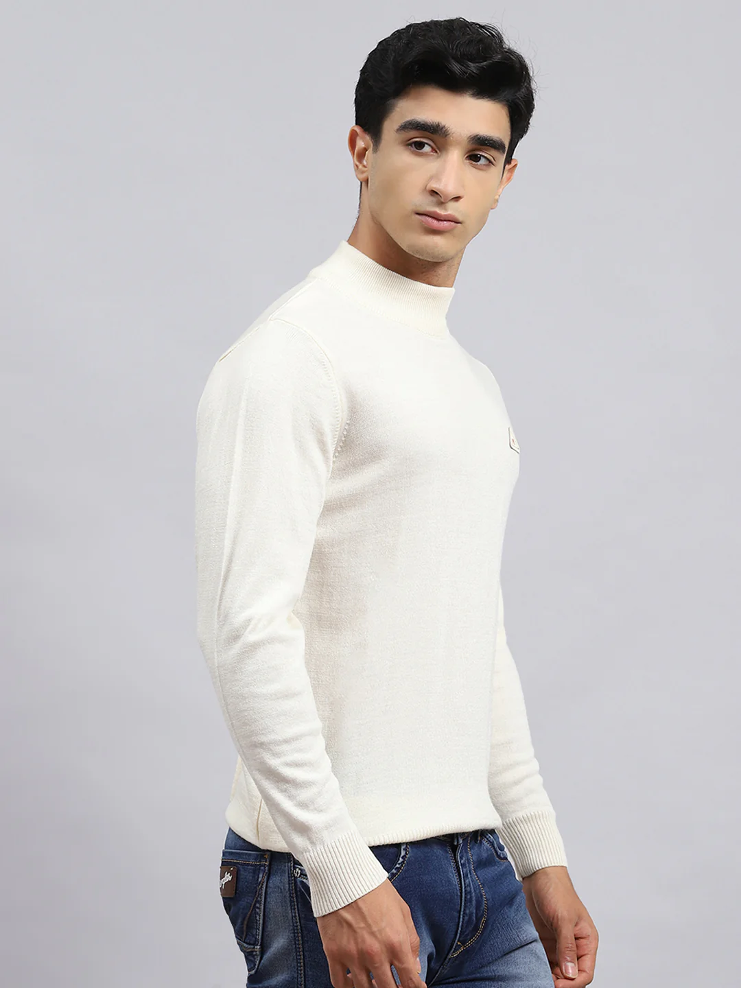 Men Cream Solid Pullover - Image 3