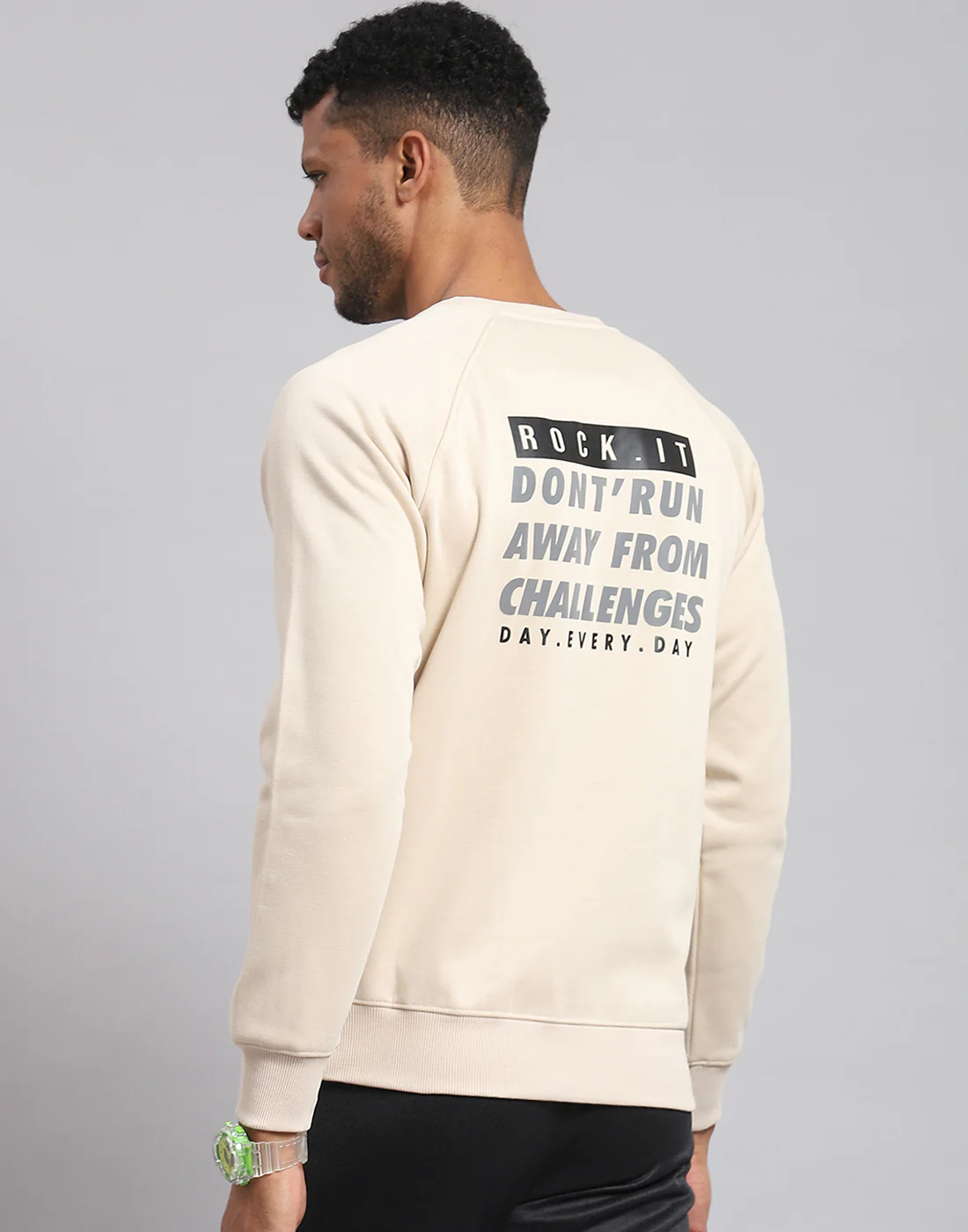 Rock.it Men Cream Solid Round Neck Full Sleeve Sweatshirt - Image 6