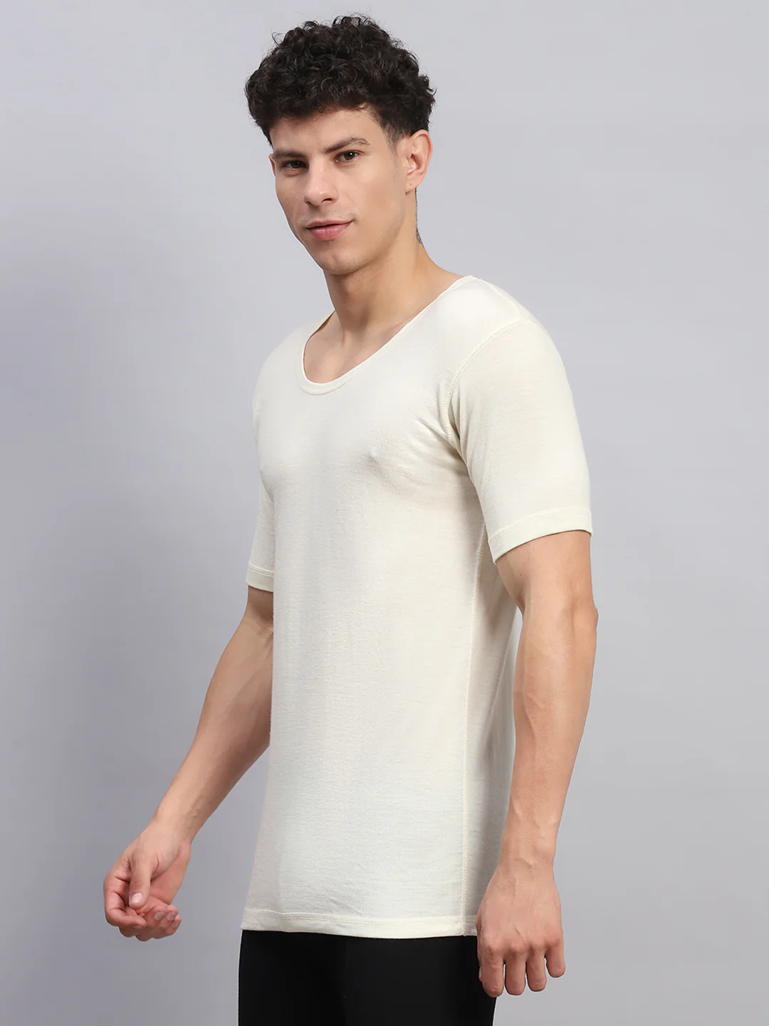 Men Cream Solid Round Neck Half Sleeve Thermal Vest - Image 3