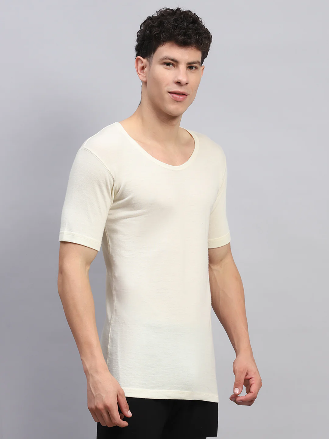 Men Cream Solid Round Neck Half Sleeve Thermal Vest - Image 4