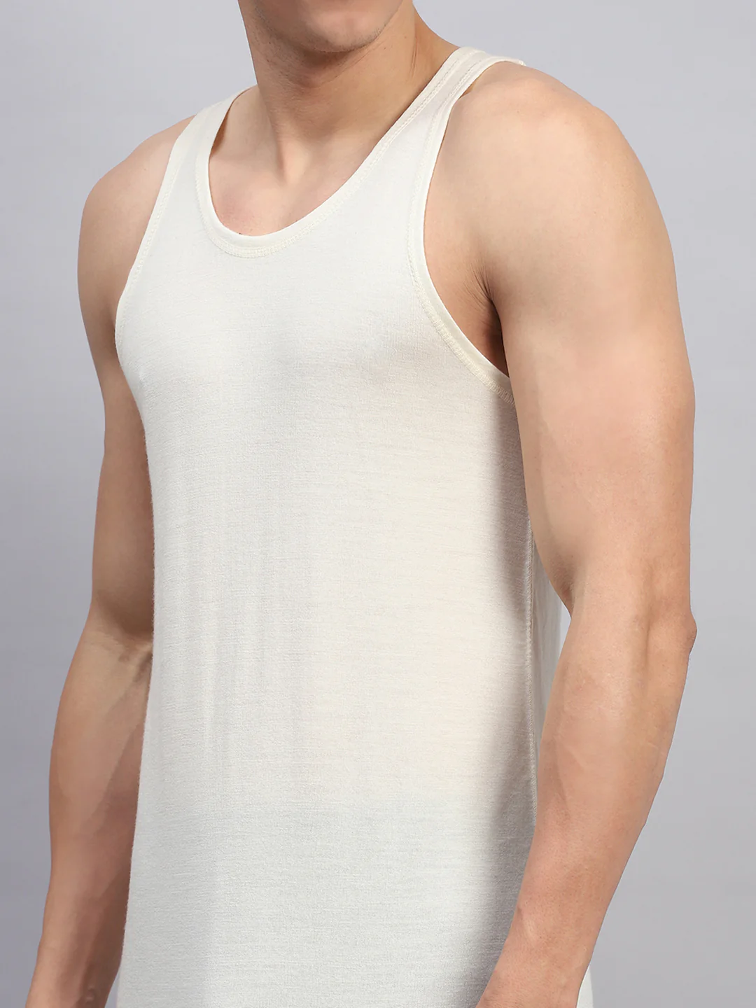 Men Cream Solid Round Neck Sleeveless Thermal Vest - Image 6