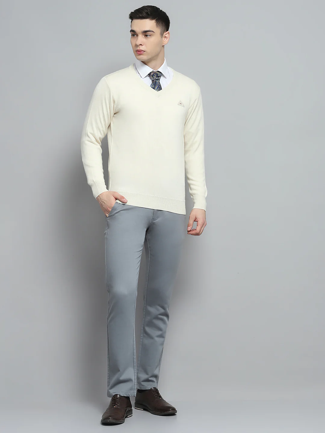 Men Cream Solid V Neck Full Sleeve Pullover - Image 2