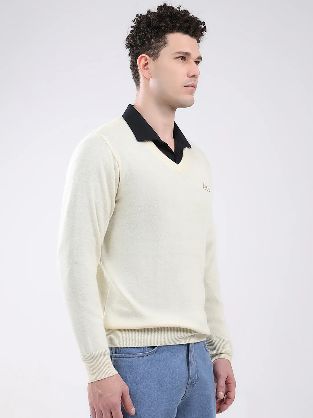 Men Cream Solid V Neck Full Sleeve Pullover - Image 4