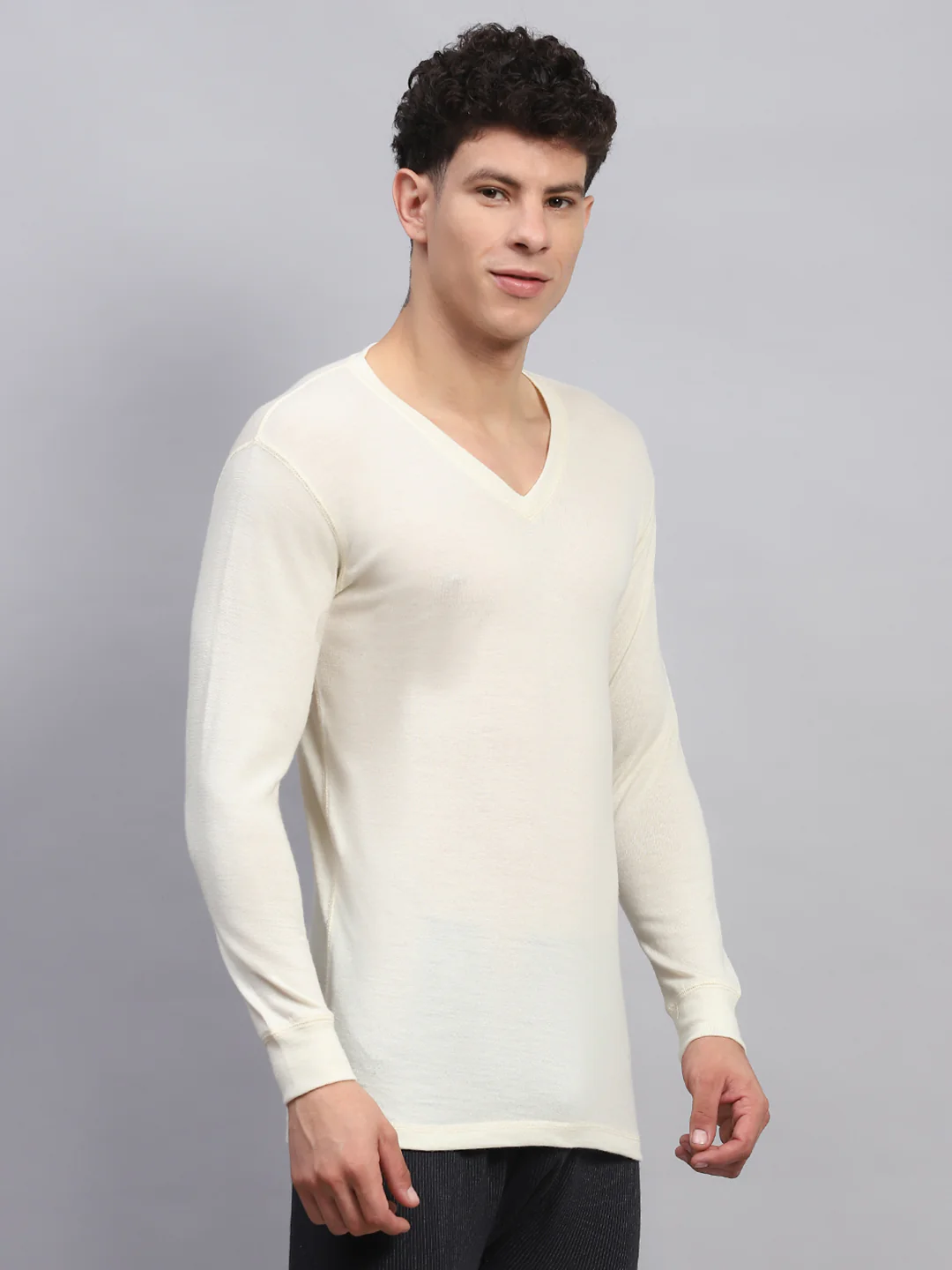 Men Cream Solid V Neck Full Sleeve Thermal Vest - Image 4