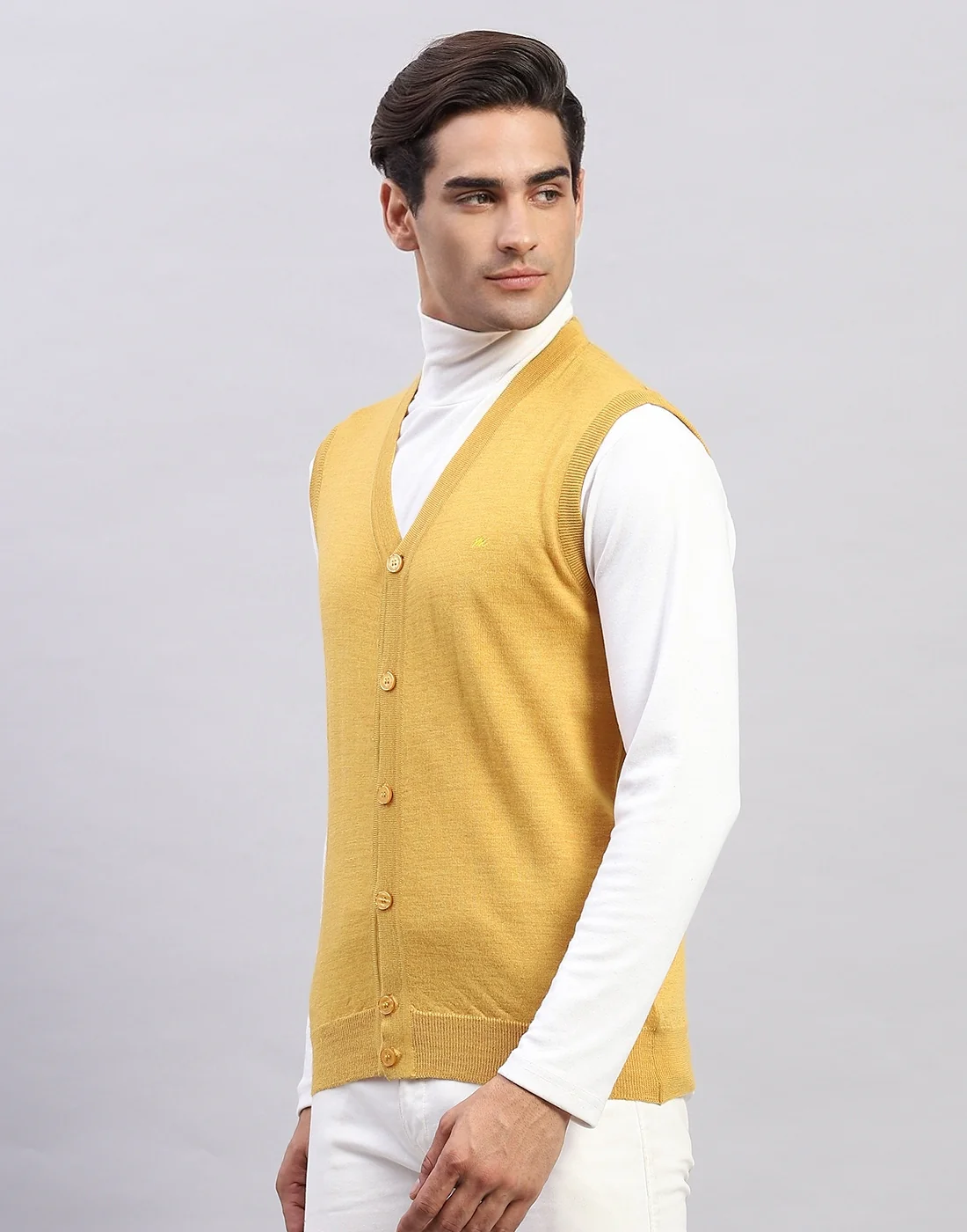 Men Cream Solid V Neck Sleeveless Cardigan - Image 3