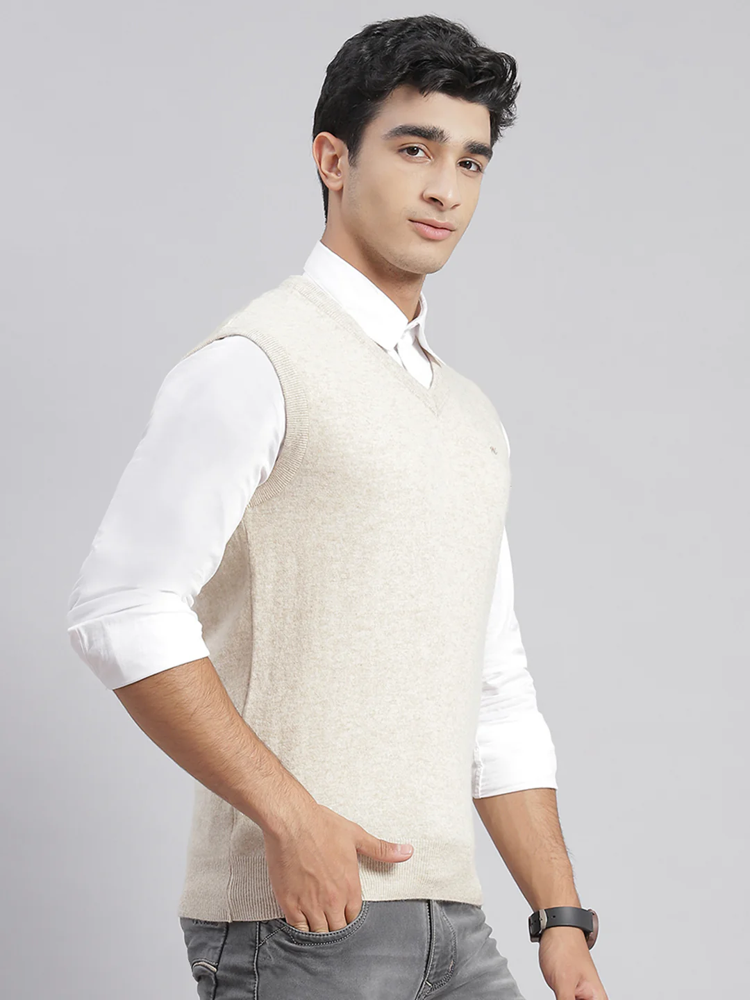 Men Cream Solid V Neck Sleeveless Sweaters/Pullovers - Image 6