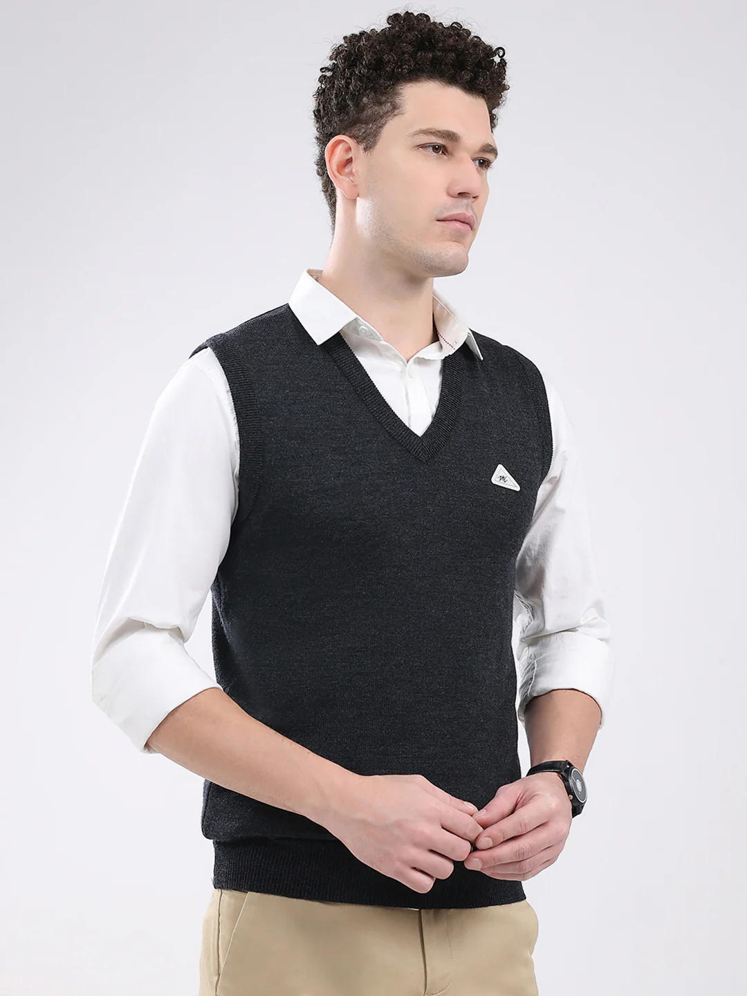 Men Dark Grey Solid V Neck Sleeveless Sweater - Image 4