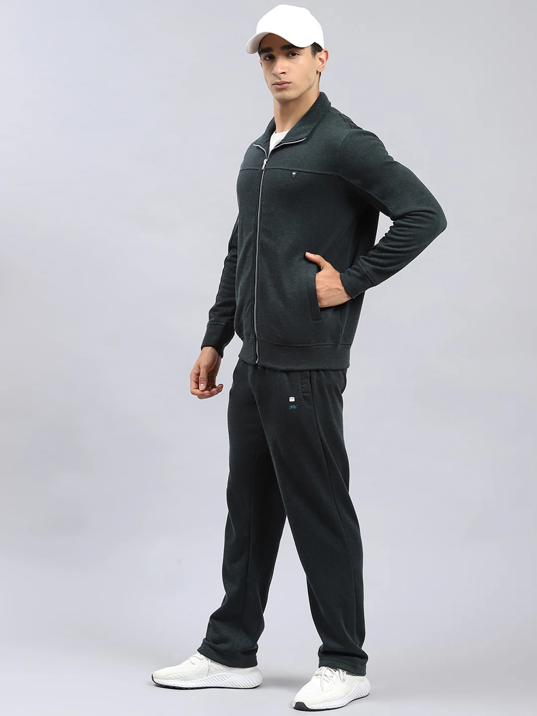 Men Green Plain Tracksuit - Image 4