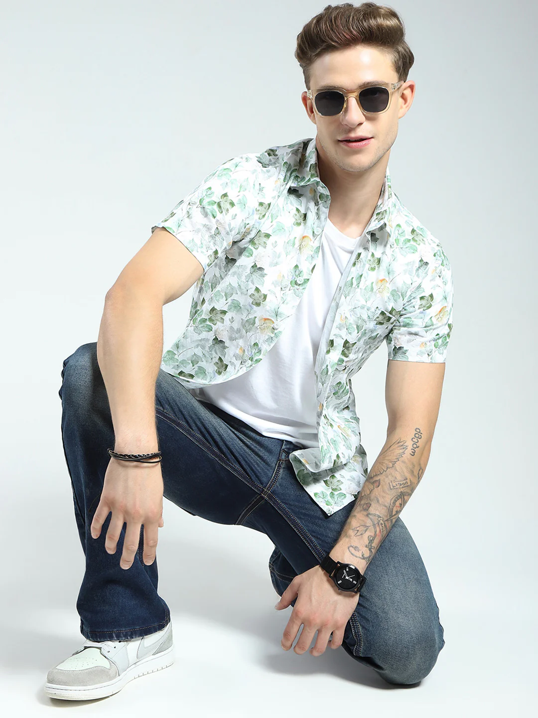 Men Green Printed Collar Half Sleeve Linen Shirt - Image 2