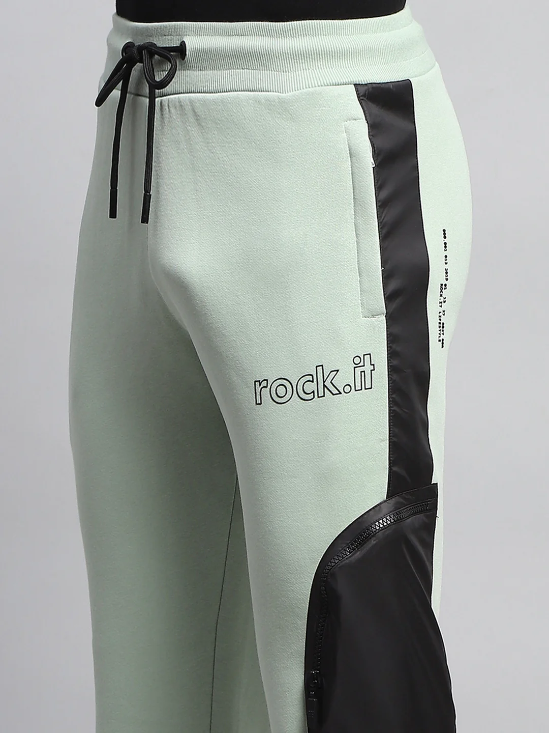 Rock.it Men Green Printed Hooded Full Sleeve Winter Tracksuit - Image 8
