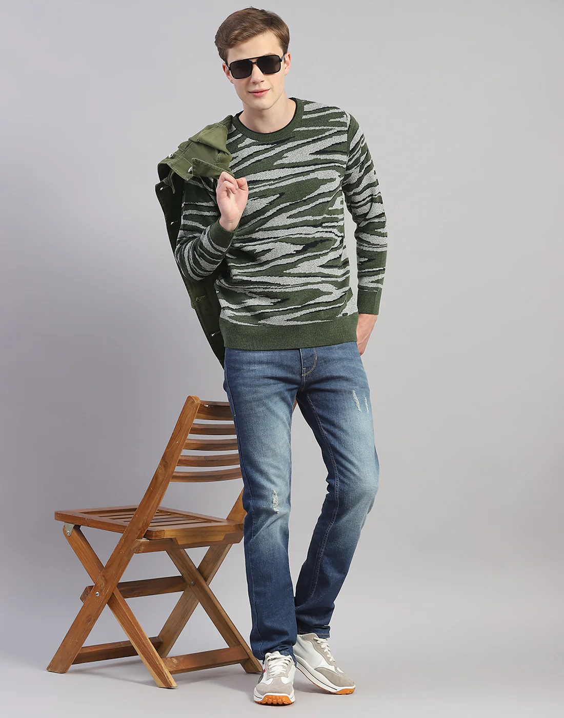 Men Green Printed Round Neck Full Sleeve Pullover - Image 3