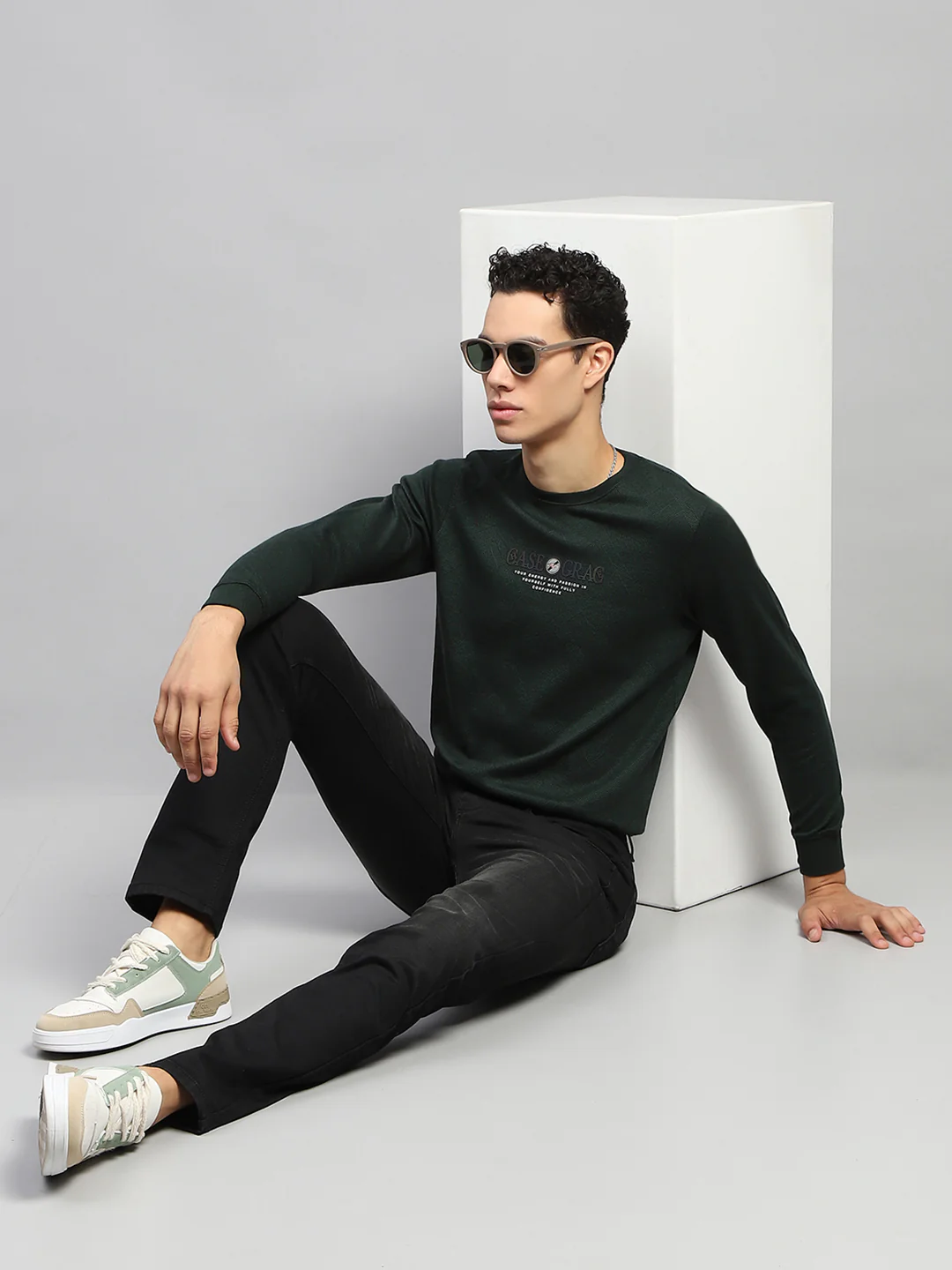 Men Green Printed Round Neck Full Sleeve Winter T-Shirt - Image 2