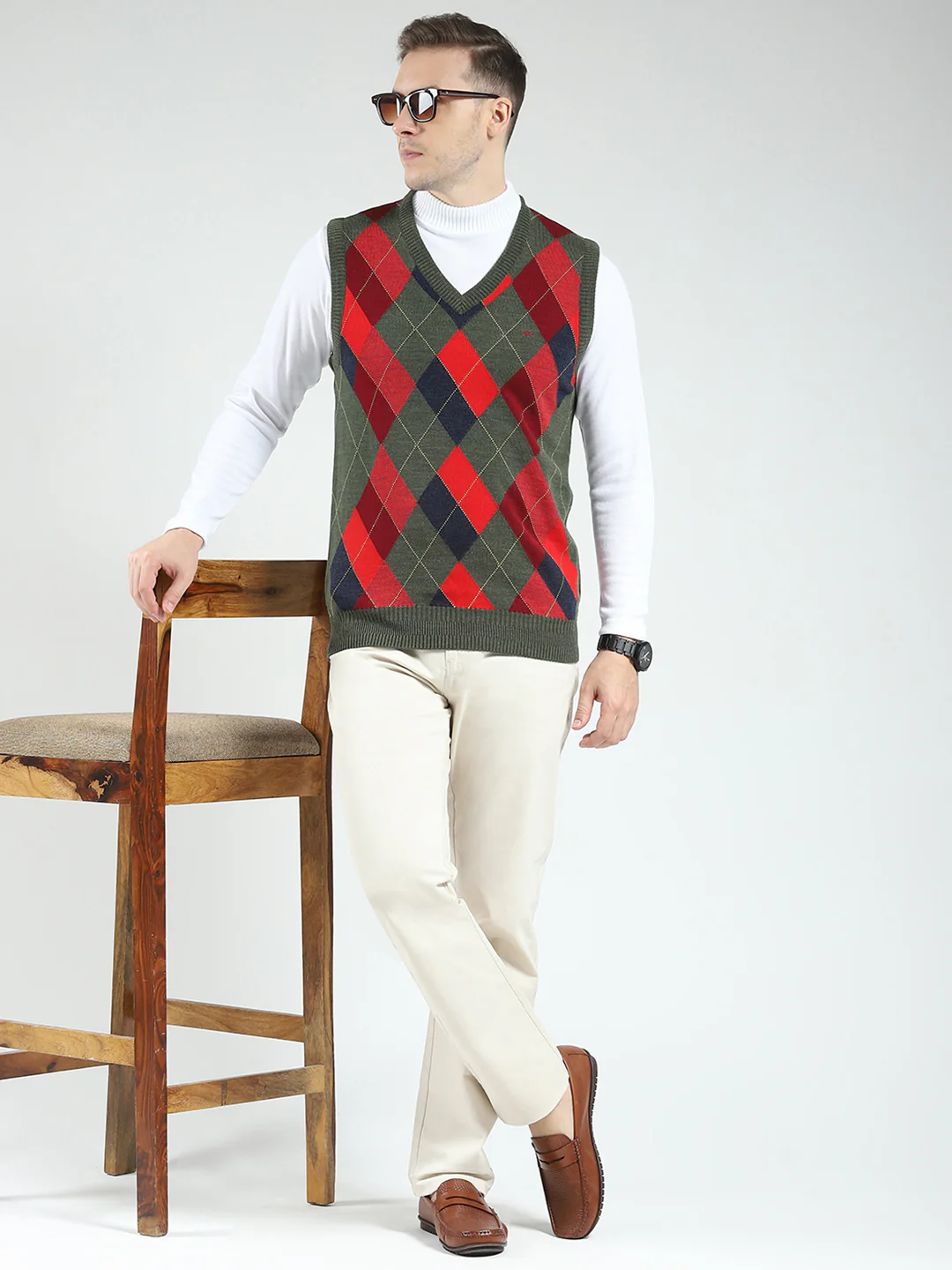 Men Green Printed V Neck Sleeveless Sweater - Image 2