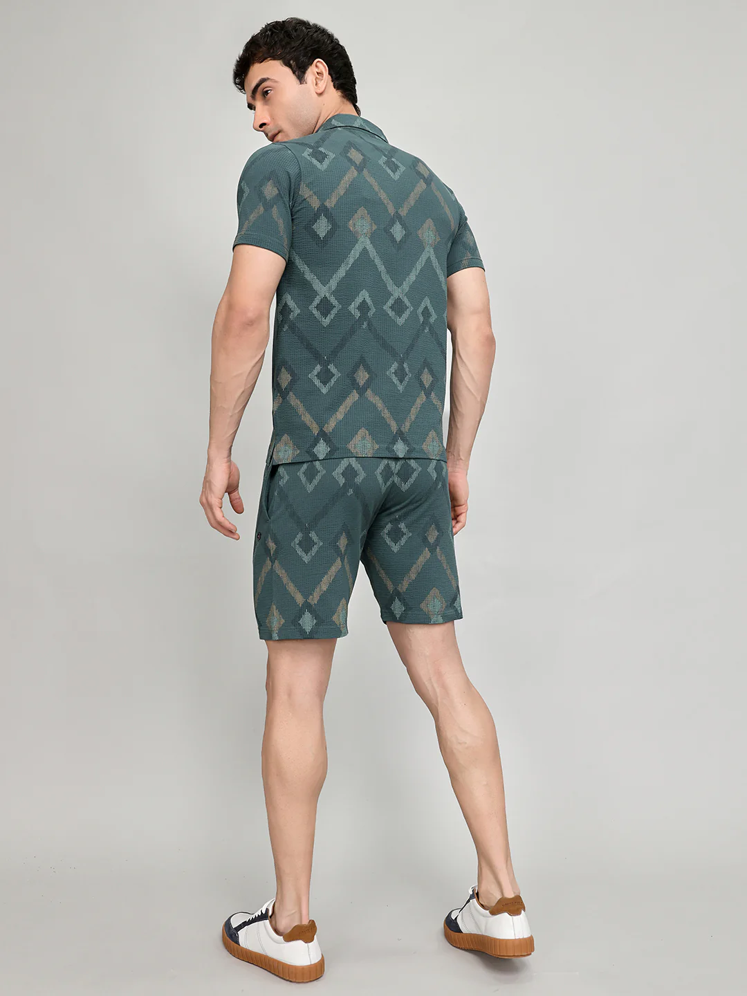 Men Green Self Design Regular Fit Bermuda Set - Image 2