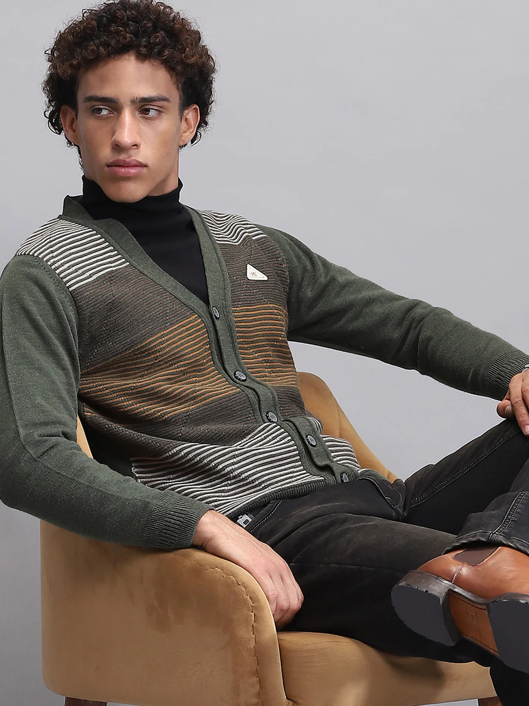 Men Green Self Design V Neck Full Sleeve Cardigan - Image 6