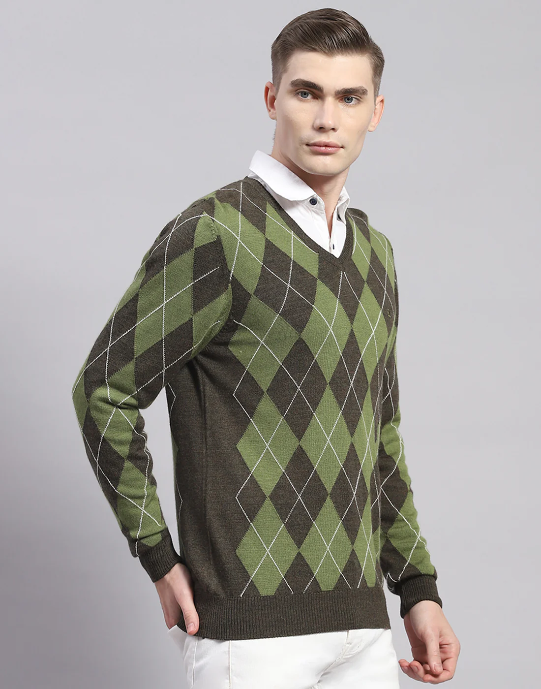 Men Green Self Design V Neck Full Sleeve Pullover - Image 4