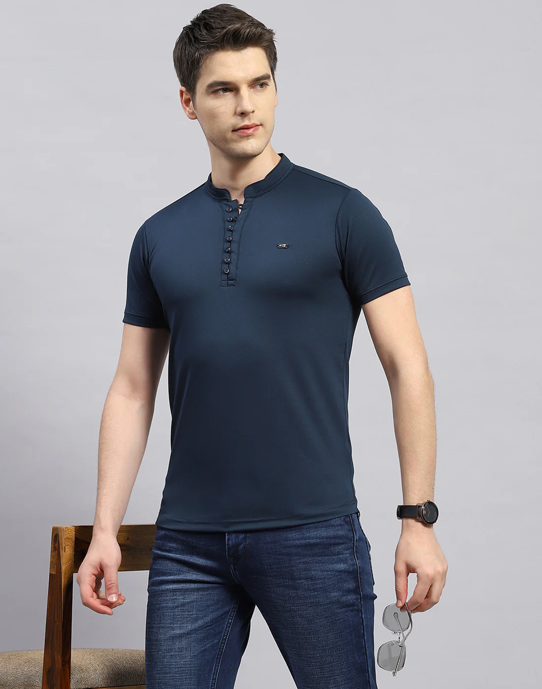 Men Green Solid Band Collar Half Sleeve T-Shirt - Image 2