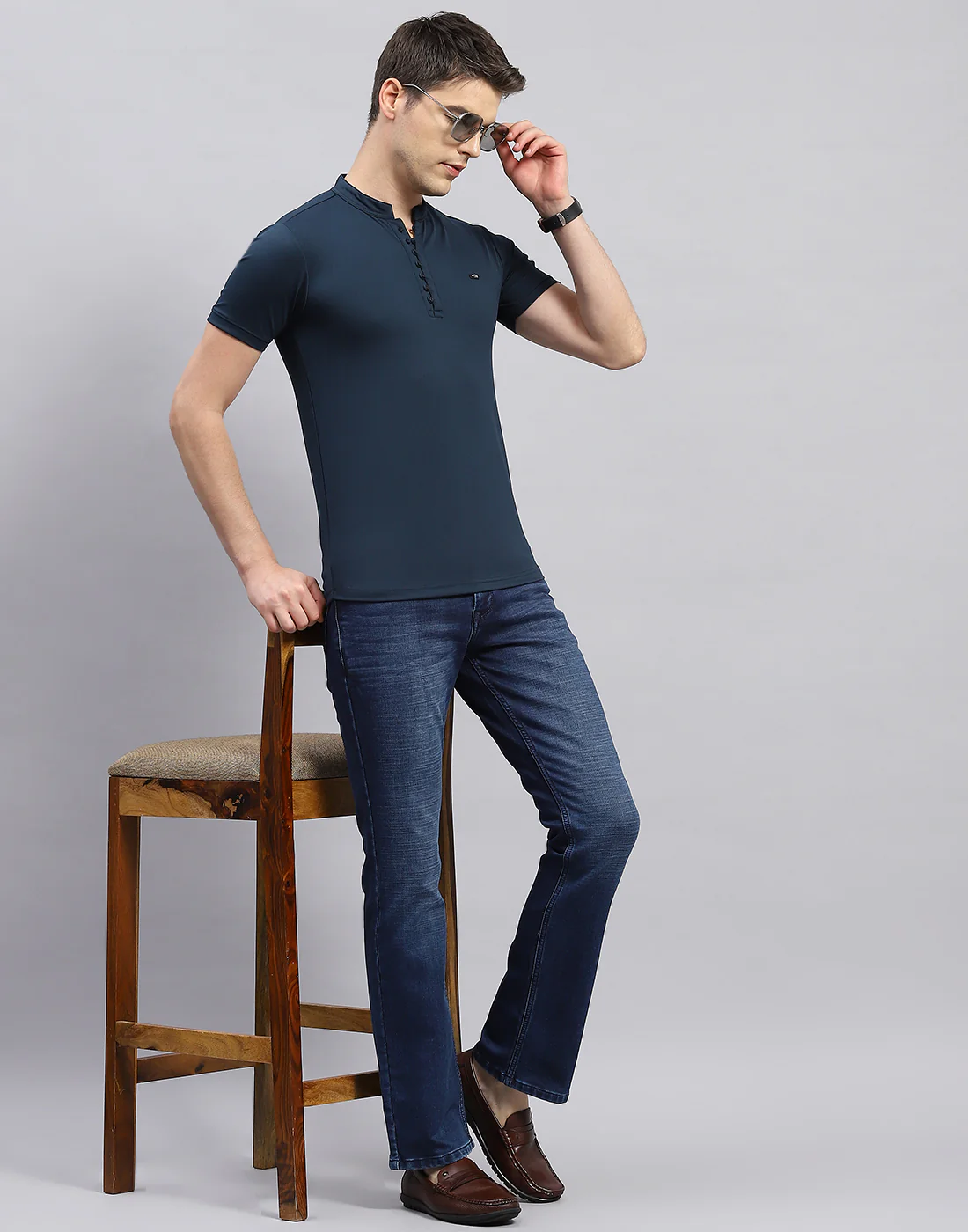 Men Green Solid Band Collar Half Sleeve T-Shirt - Image 3