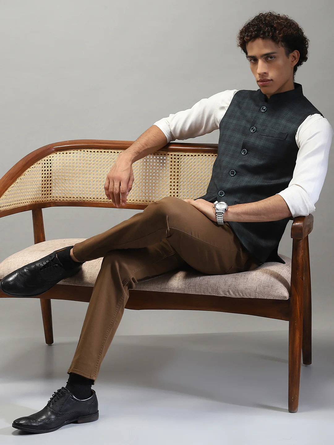 Men Green Solid Band Collar Sleeveless Nehru Jacket - Image 2