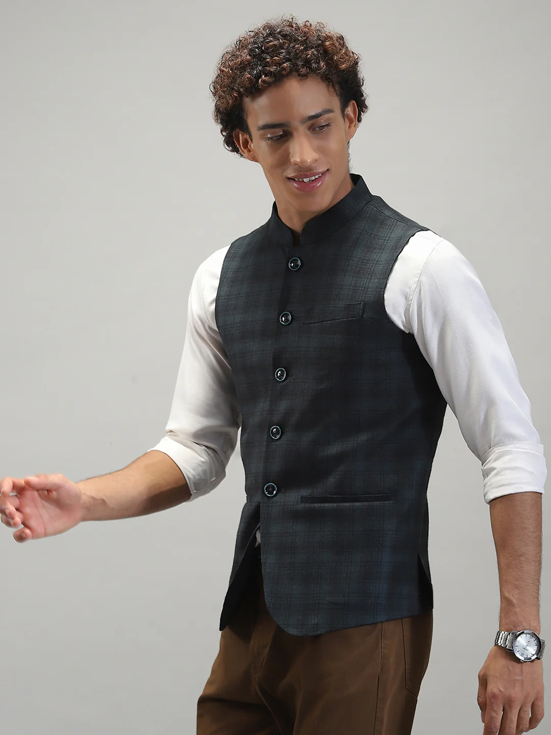 Men Green Solid Band Collar Sleeveless Nehru Jacket - Image 3