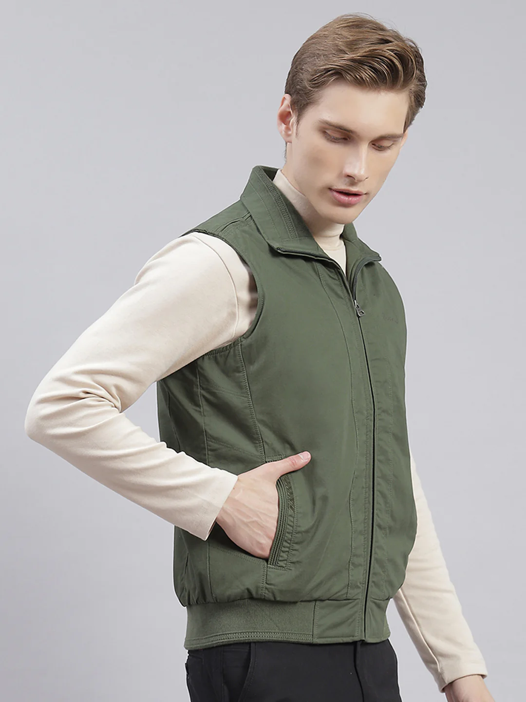 Men Green Solid Collar Sleeveless Jackets - Image 4