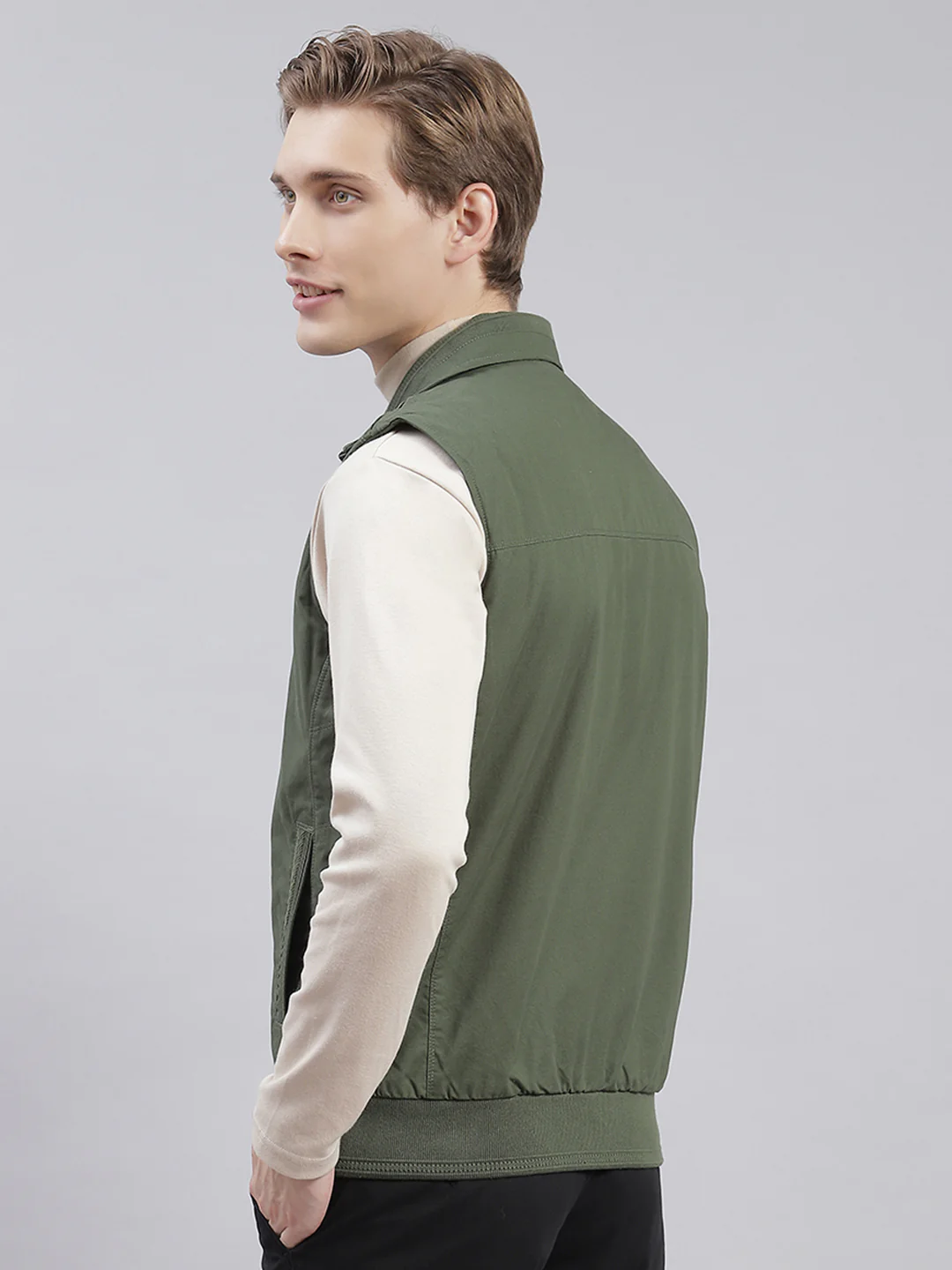 Men Green Solid Collar Sleeveless Jackets - Image 5