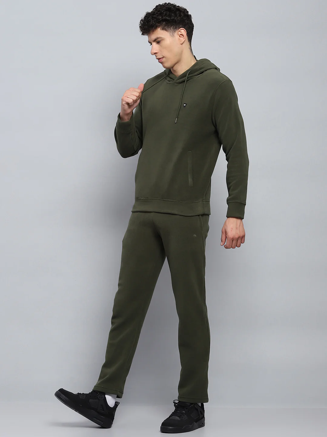 Men Green Solid Hooded Full Sleeve Winter Tracksuit - Image 3