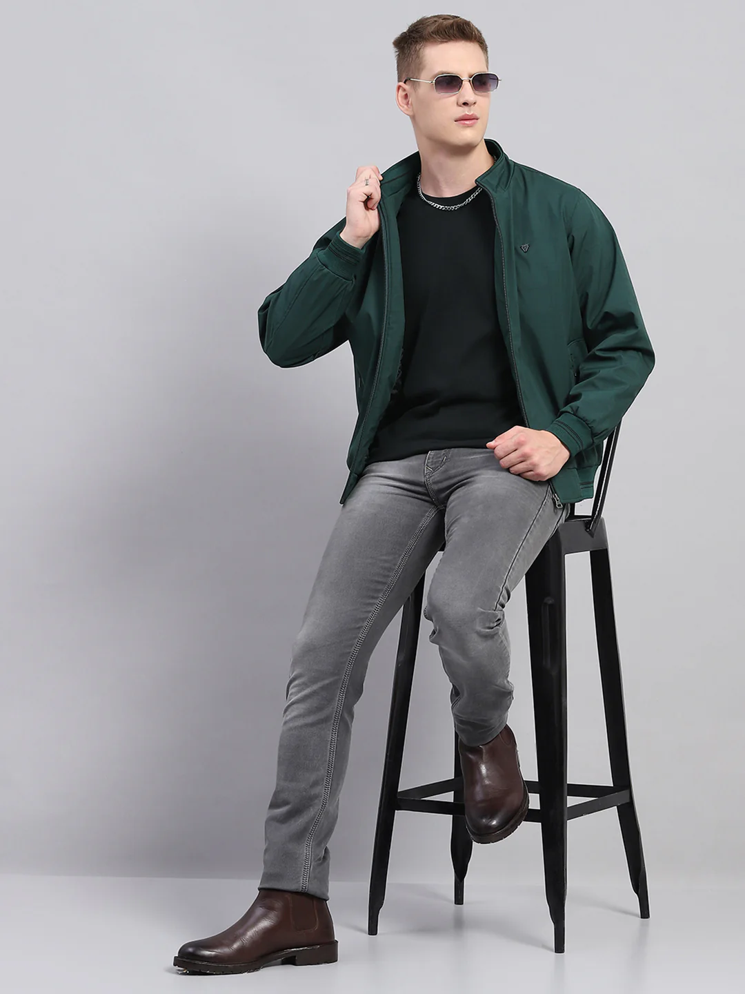 Men Green Solid Mock Neck Full Sleeve Jacket - Image 2