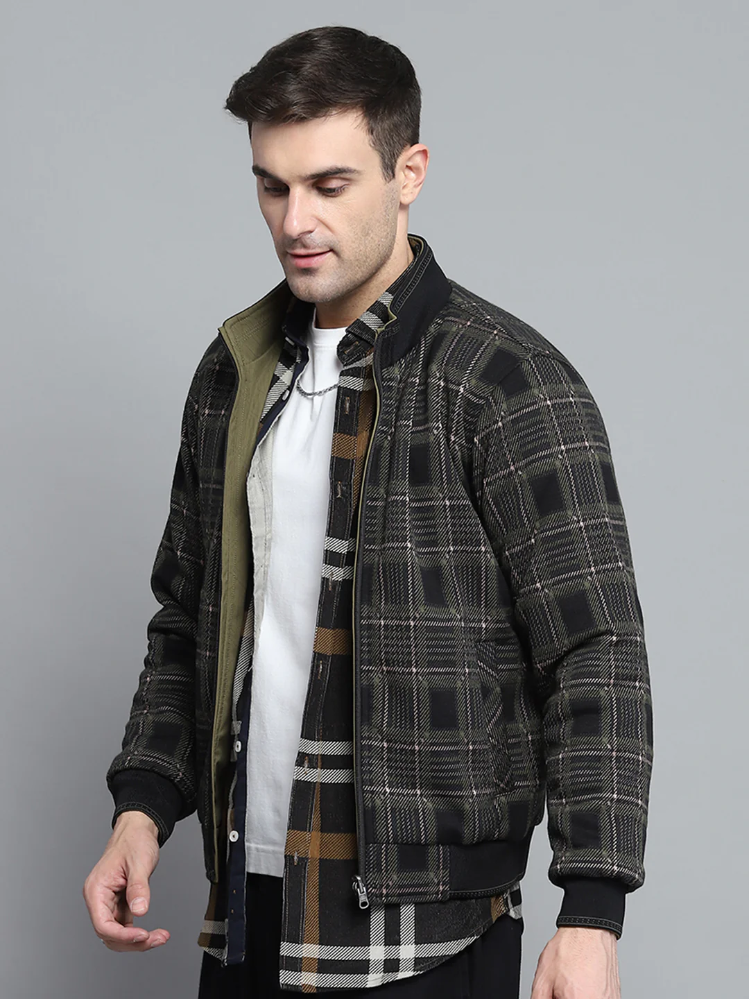 Men Green Solid Mock Neck Full Sleeve Jacket - Image 4