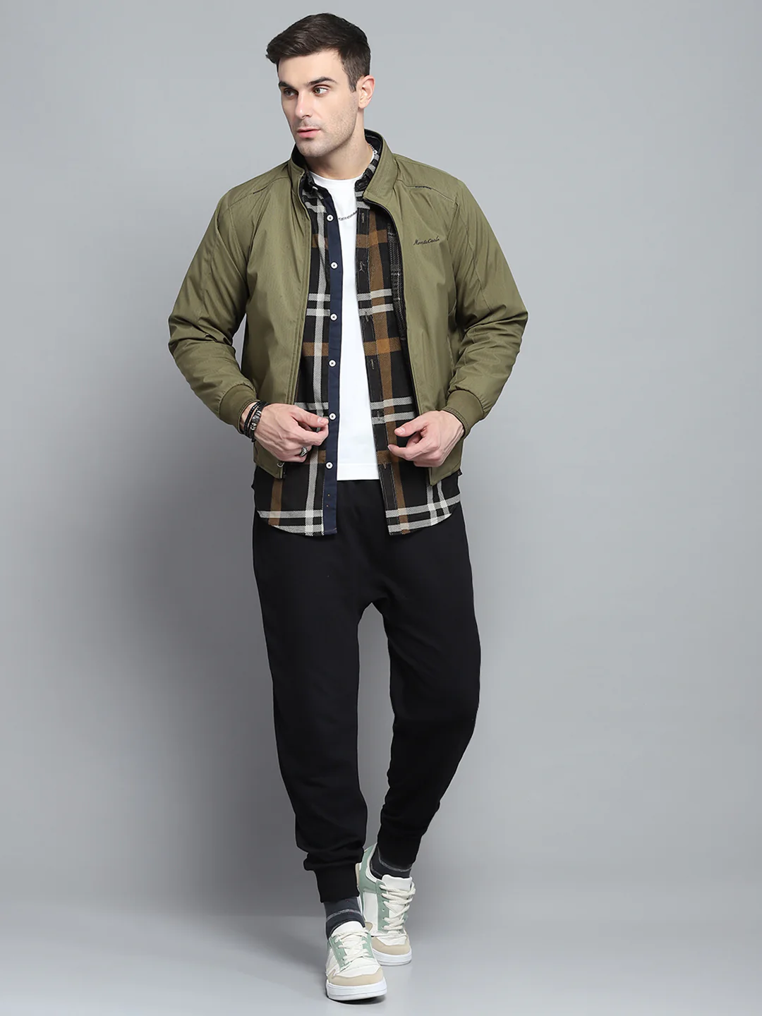 Men Green Solid Mock Neck Full Sleeve Jacket - Image 5