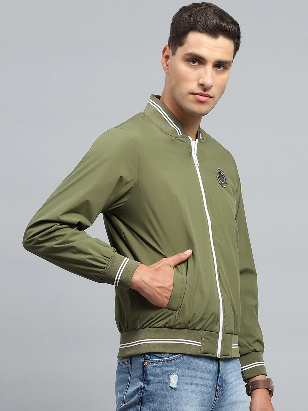 Men Green Solid Mock Neck Full Sleeve Jacket - Image 4