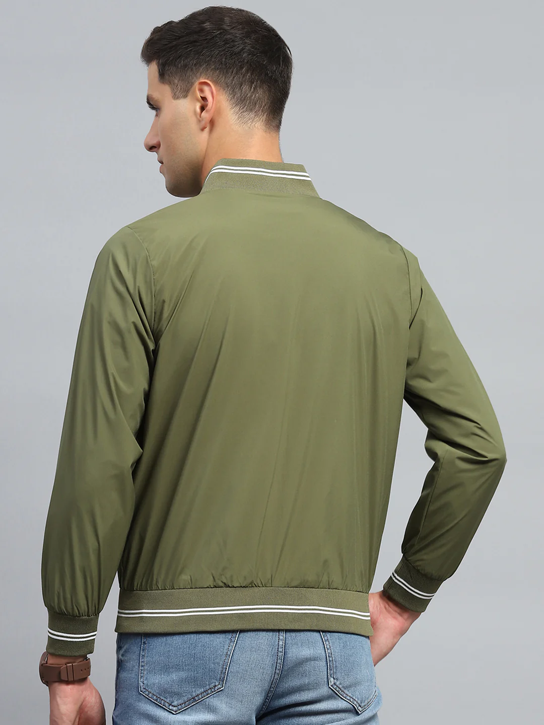Men Green Solid Mock Neck Full Sleeve Jacket - Image 5