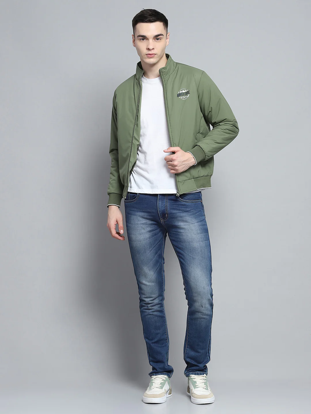 Men Green Solid Mock Neck Full Sleeve Jacket - Image 2