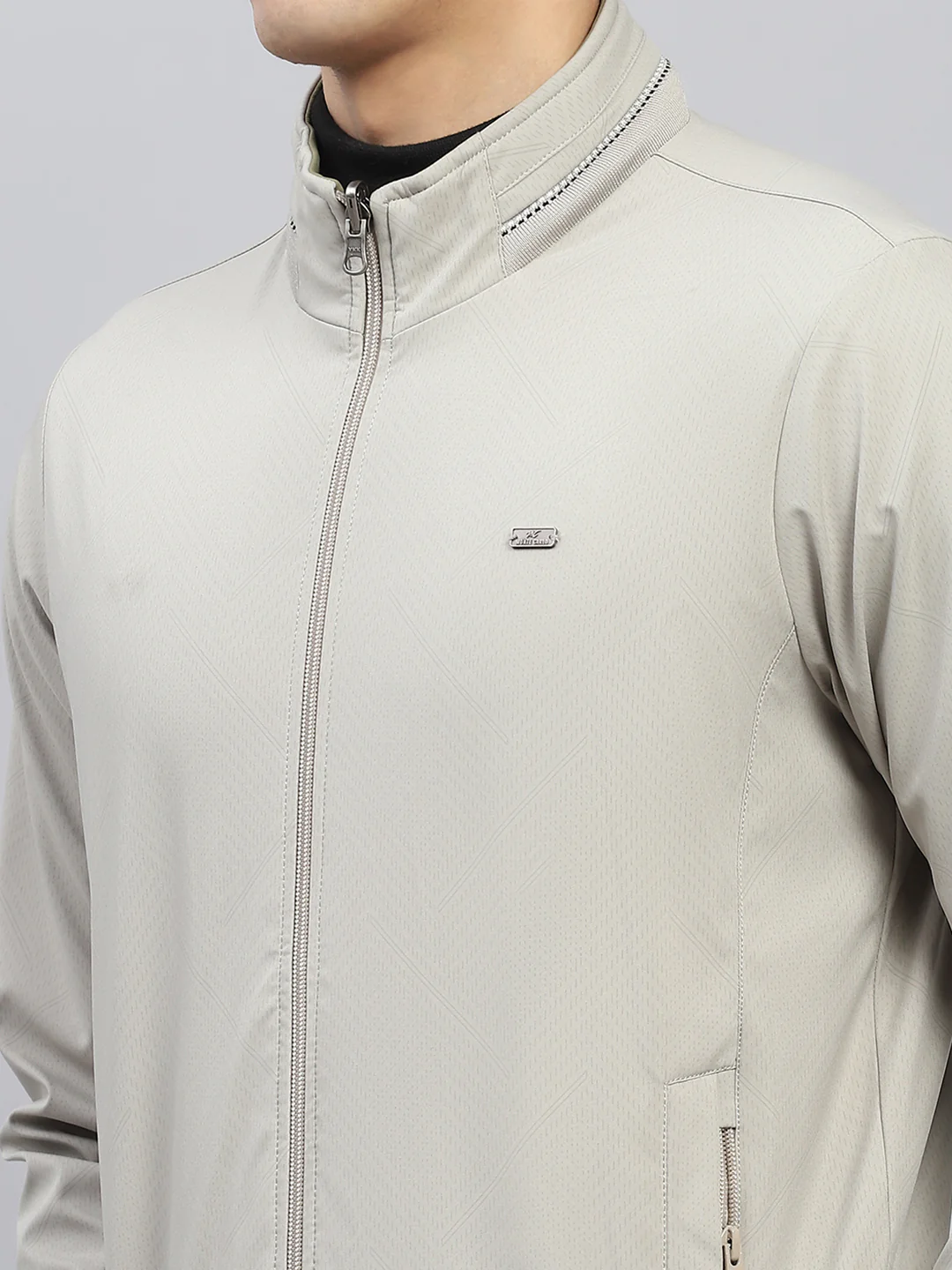 Men Beige Solid Mock Neck Full Sleeve Reversible Jacket - Image 10