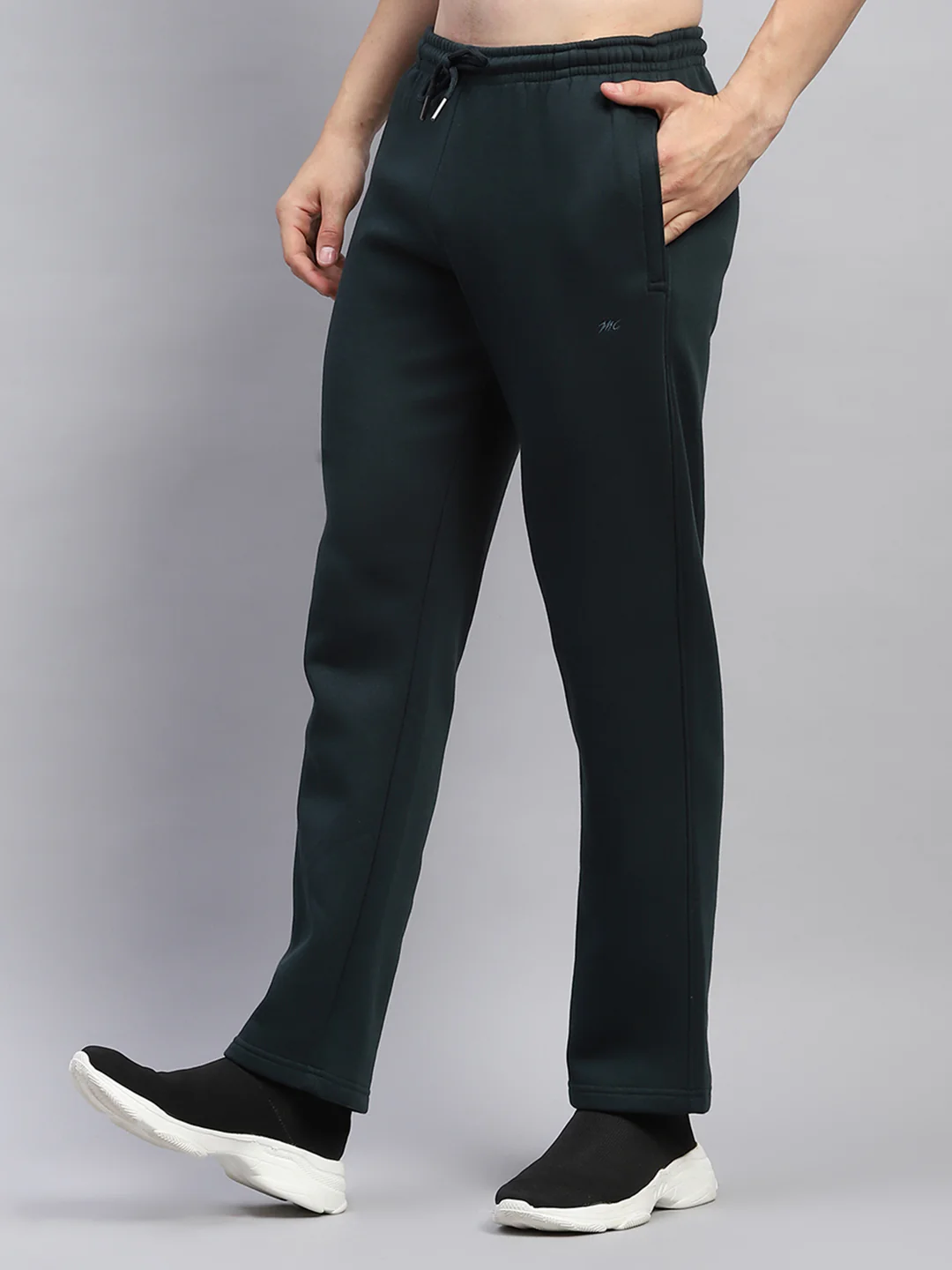 Men Green Solid Mock Neck Full Sleeve Winter Tracksuit - Image 7