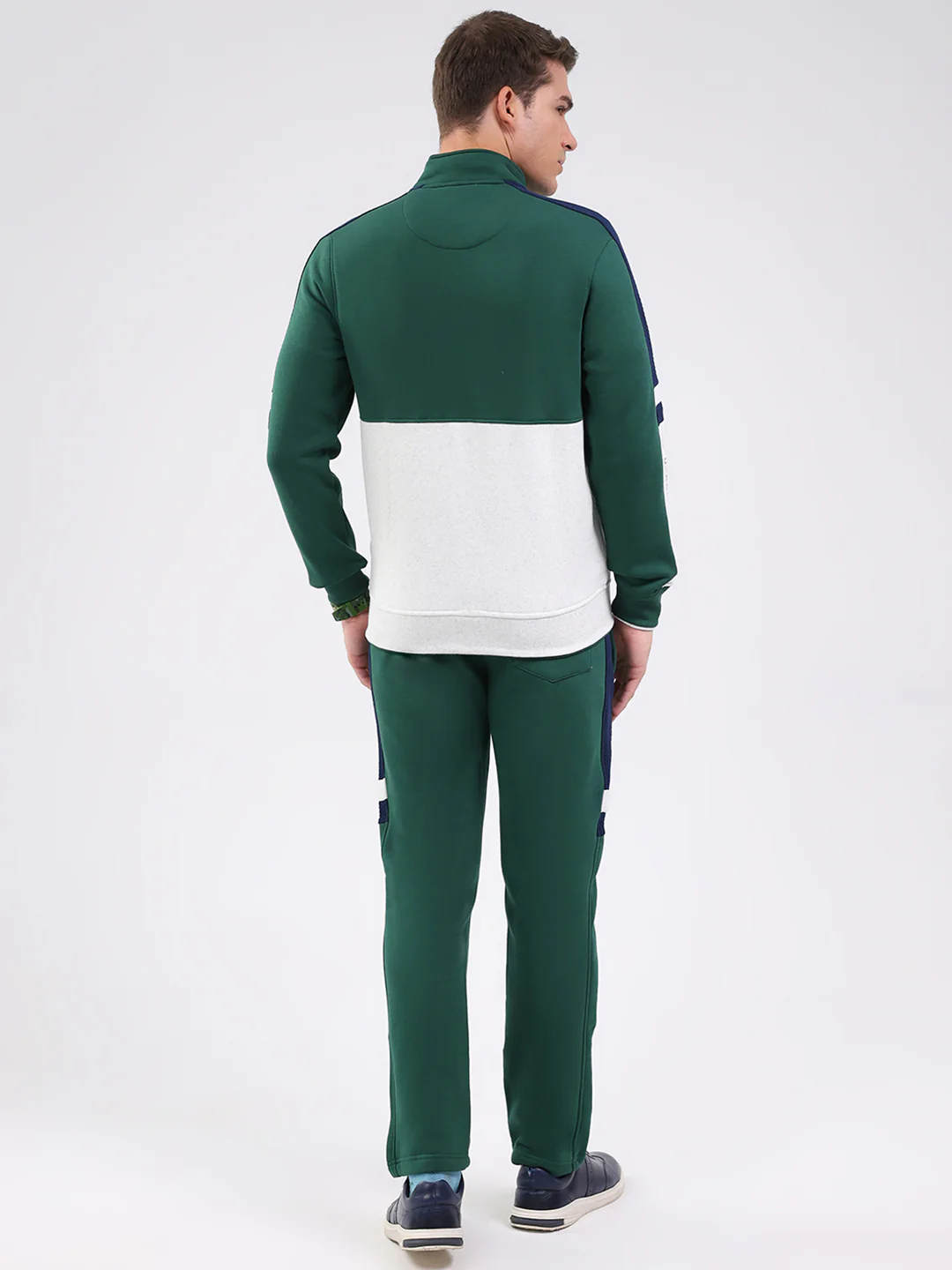 Men Green Solid Mock Neck Full Sleeve Winter Tracksuit - Image 5