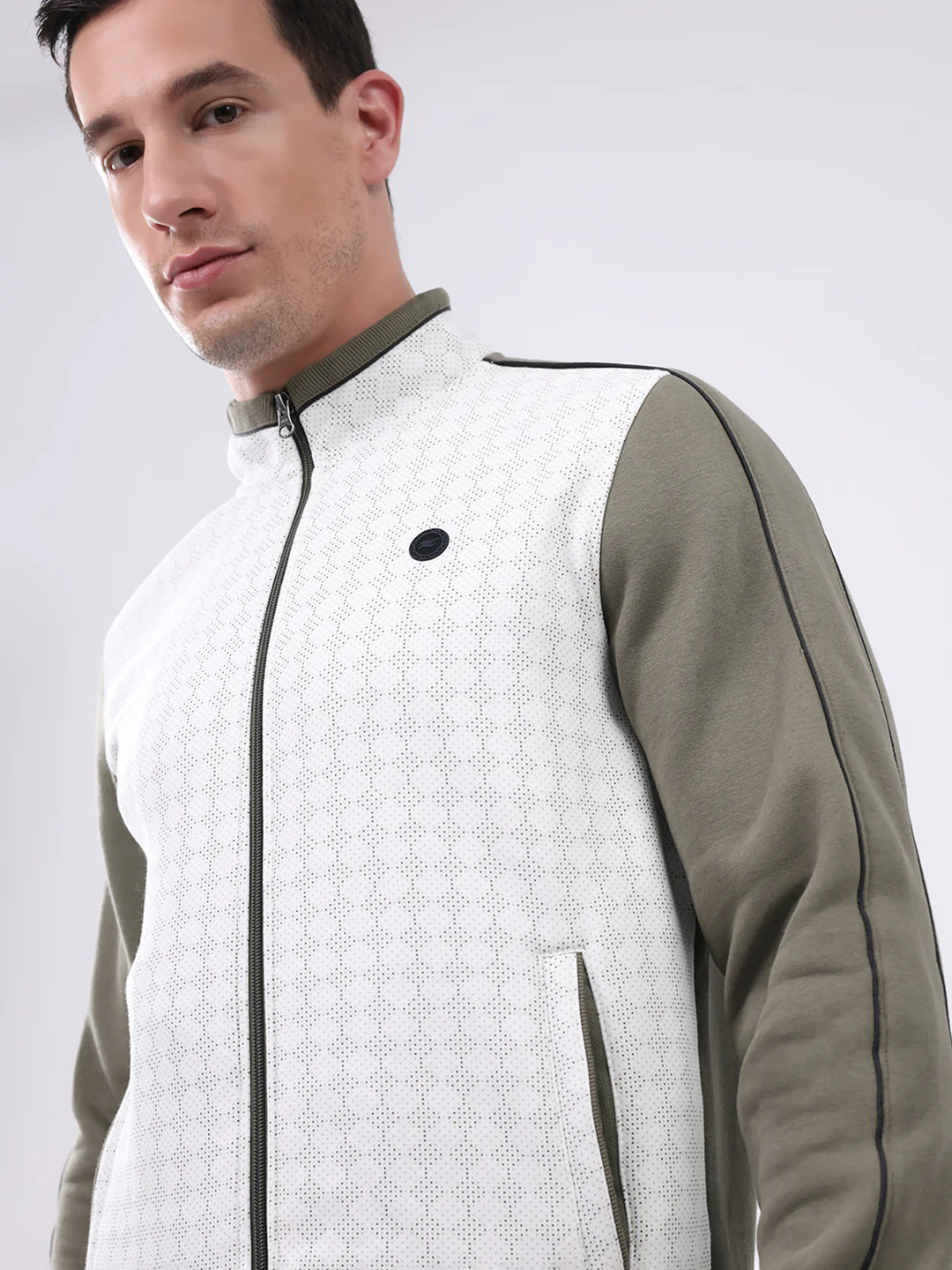 Men Green Solid Mock Neck Full Sleeve Winter Tracksuit - Image 6