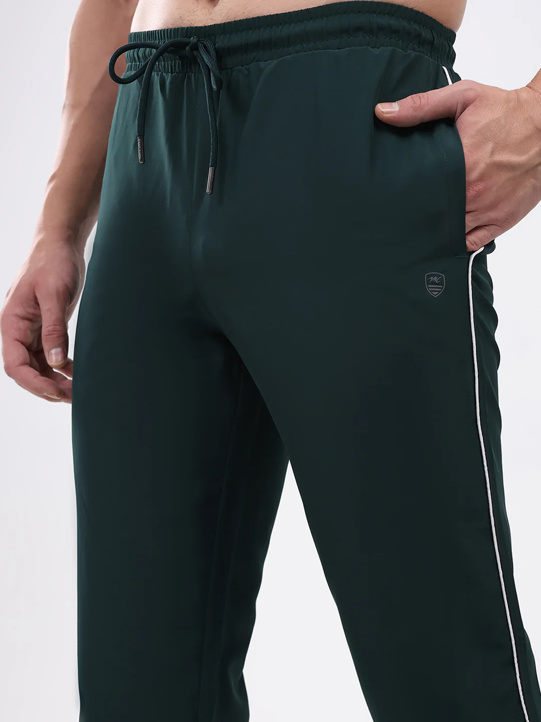 Men Green Solid Mock Neck Full Sleeve Winter Tracksuit - Image 8